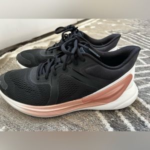 Lululemon sneakers size 7